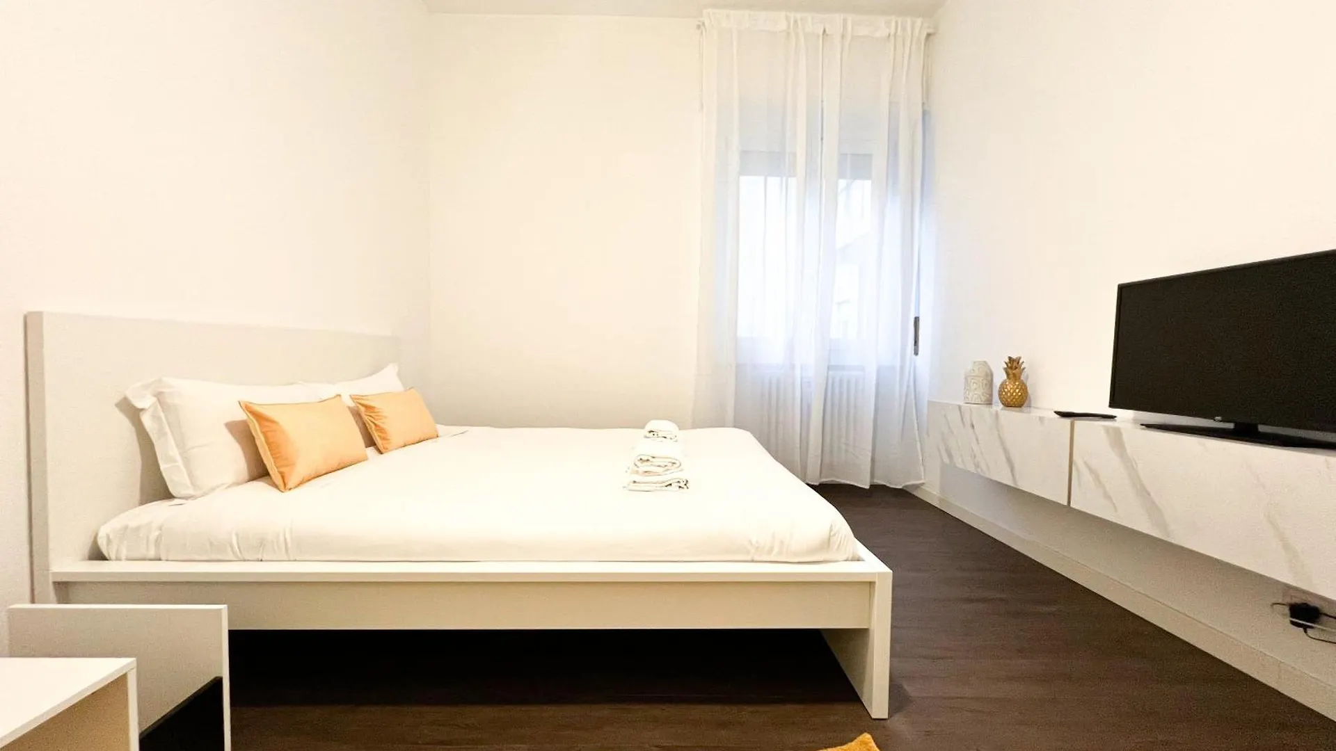 The Boutique Houses - Navigli 2 Milan 0*,  Italy